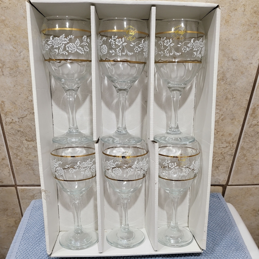 Pasabahce Circle of Art * White Rose Wine Glasses* 8.25oz.